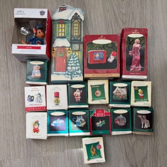 Hallmark Ornament Lot 18 Total - Picture 1 of 7